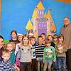 Sozialamtsleiter Huber Romer (rechts) zu Besuch im Kindergarten St. Bernhard Aasen mit Leiterin Julia Doser (links). Bilder: Elisabeth ...