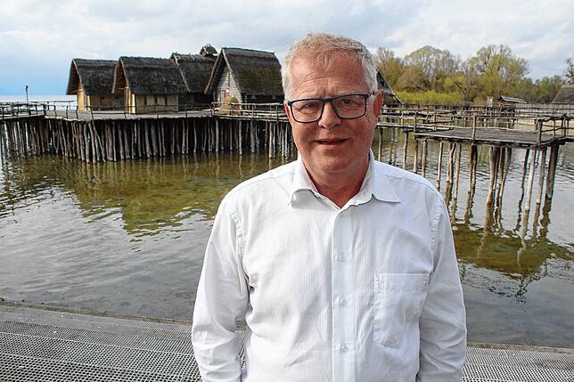 Matthias Baumhauer ist seit 25 Jahren wissenschaftlicher Mitarbeiter im Pfahlbaumuseum.