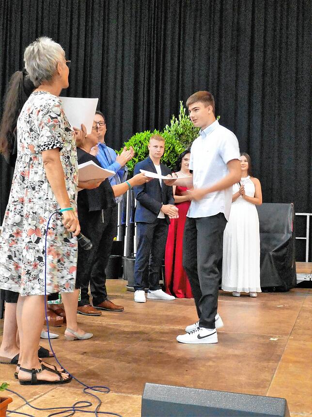 Bild 6: Bilder von der Zeugnisübergabe am Schulverbund Nellenburg Stockach &ndash; Teil 4
