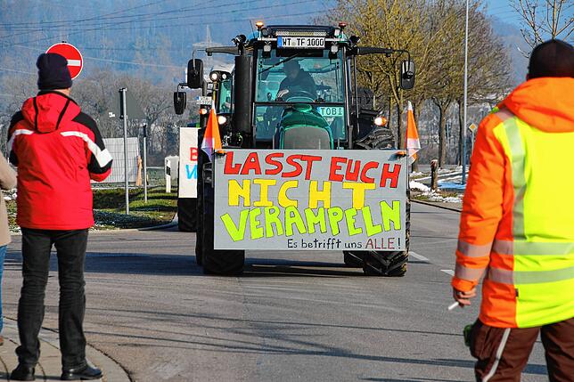 Bild 14: Korso mit 450 Fahrzeugen und Abschlusskundgebung &ndash; Das sind die Bilder
