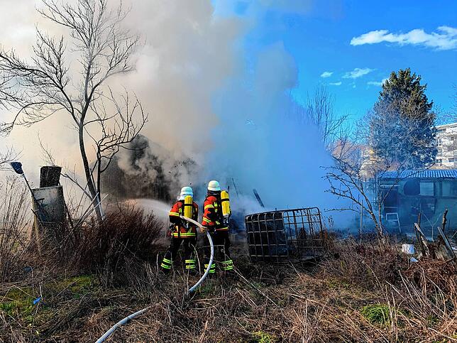 Die Feuerwehr konnte verhindern, dass das Feuer sich ausbreitete.