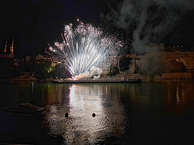 Bild 49: Basel lässt es krachen! Die schönsten Bilder des Feuerwerks am Rhein