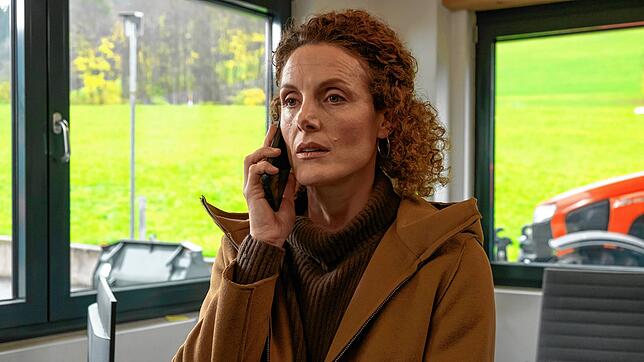 Caro Pflüger (Barbara Lanz) hatte in Staffel 17 der ZDF-Serie &bdquo;Der Bergdoktor&ldquo; nicht leicht.