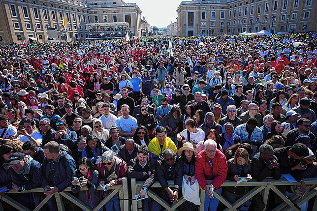 Bild 22: Abschied von Papst Franziskus: Die Bilder des Tages