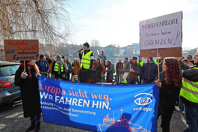 Bild 7: Demo vom Herosé-Park bis zum Stadtgarten: Konstanz geht auf die Straße – wir haben die Bilder!