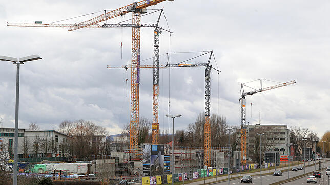 Seit Dezember 2018 passiert an der Baustelle des Maxx-e-Motion in Konstanz nicht mehr viel, die Arbeiten sind jetzt offenbar ruhend ...