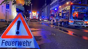 War es Brandstiftung? Am Donnerstagabend stehen plötzlich mehrere Keller in der Singener Innenstadt in Flammen. Das Bild zeigt den ...