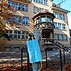 Maskenpflicht im Unterricht: Ab heute gilt in Baden-Württemberg eine Maskenpflicht ab der 5. Klasse, wenn der Inzidenzwert über 35 im ...