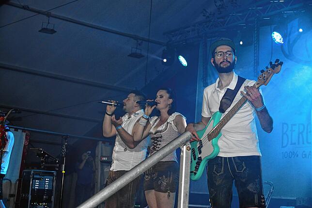 Bild 12: Die besten Bilder von der Partynacht beim Herbstfest in Honstetten