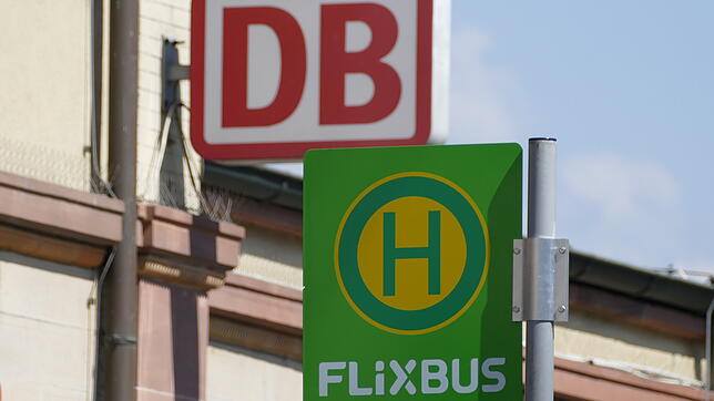 Das Flixbus-Schild am Bahnhof hat ausgedient. Das grüne Fahrzeug steuert die Haltestelle in Rheinfelden und die anderen Stationen am ...