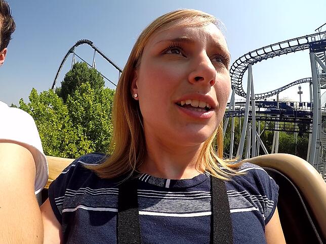 Bild 8: Ich habe panische Angst vor dem Achterbahnfahren. Trotzdem bin ich im Europapark in eine eingestiegen