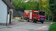 Bis dieses Fahrzeug der Feuerwehr Häusern einen größeren Stellplatz erhält, dauert es länger als gehofft. Bild: Christiane Sahli