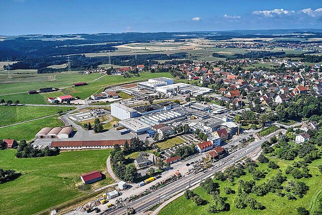 Beim Dögginger Farben- und Lackhersteller sind nach wie vor rund 500 der knapp 600 Mitarbeiter in der Kurzarbeit. Kündigungen habe es ...