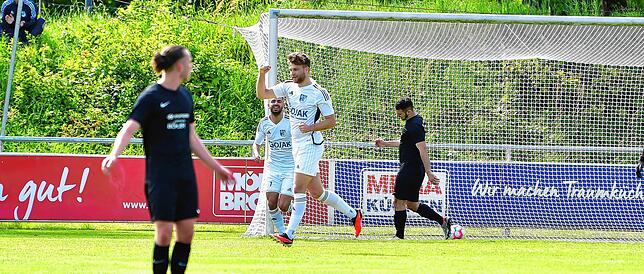 Bild 38: SV Blau-Weiß Murg besiegt SG FC Wehr/Brennet mit 2:0 – und wir haben Bilder!