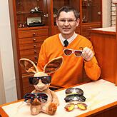 (Archivbild) Auch der Osterhase trägt Sonnenbrille: Philipp Brunner im SÜDKURIER-Interview im Jahr 2012.