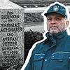 Ein Gedenkstein erinnert an die getöteten Zöllner. Nikolaus Spießer war 1998 am Tatort.