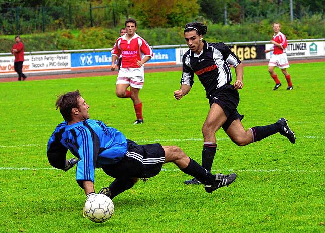 23 Jahre her: Fabio Cocuzza trifft am 3. Oktober 2001 beim 1:1 des SV 08 Laufenburg gegen Bahlinger SC II. Am Saisonende stieg der ...