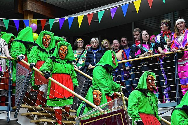 Bild 19: Fasnacht 2025: Hexen rollten im Villinger Landratsamt den roten Teppich aus - Die schönsten Bilder!
