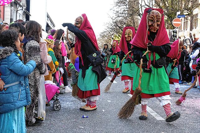 Bild 43: Bilder vom großen Fasnet Samschdig-Umzug der Poppele-Zunft (2)
