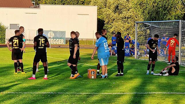 Schon zur Halbzeit führte der ESV Südstern Singen beim Emil-Homburger-Turnier mit 3:0 gegen den Hegauer FV, gewann 4:0. Am Ende wurde ...
