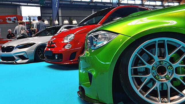 Autos bei der Tuning World: BMW 31i, Fiat Abarth, BMW M2 Competition.