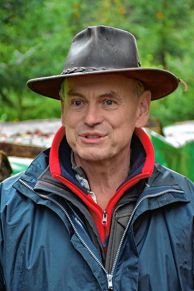 Christof Haab, stellvertretender Kantonstierarzt, ist bei der Feldübung gefragt.