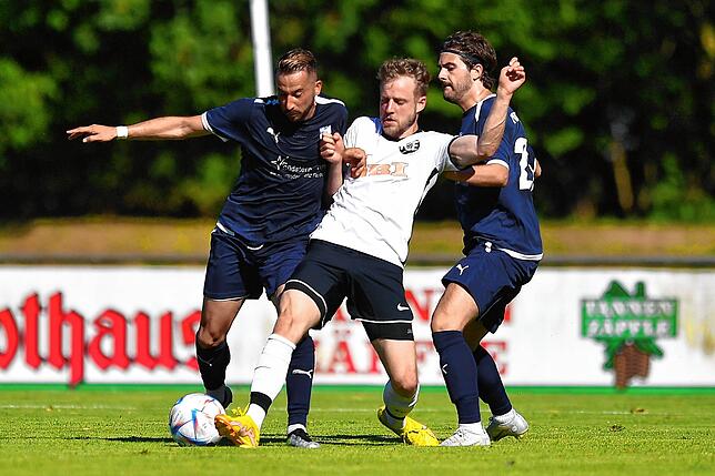 Bild 6: VfB Waldshut siegt 2:1 beim FC Emmendingen und steigt in die Landesliga auf &ndash; wir haben Bilder!
