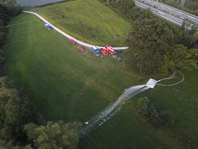 Bild 9: Alarm an der A98 bei Stockach: Biber, Millionen Liter Wasser und Blackout-Gefahr