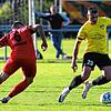 Felix Wäschle (rechts) hier im Duell des FC Öhningen-Gaienhofen gegen den FV Walbertsweiler-Rengetsweiler.