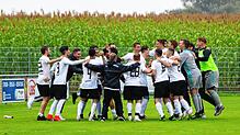Jubel beim SV Mühlhausen nach dem Abpfiff.
