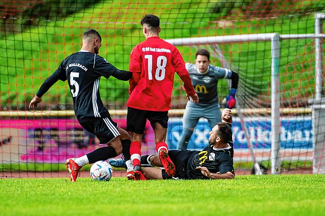 Bild 37: FC 08 Bad Säckingen rettet ein 1:1 im Derby gegen den FC Wallbach &ndash; und wir haben Bilder!