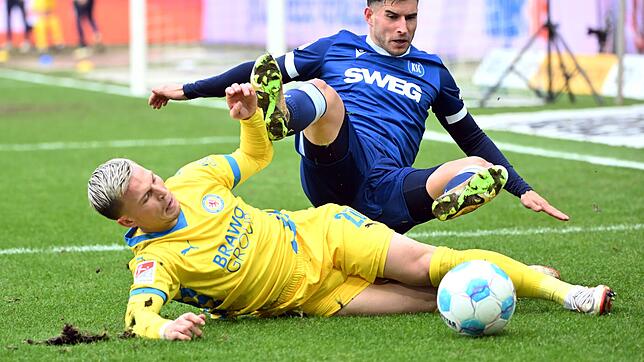 Trägt künftig Gelb statt Blau: Robin Heußer (oben) wechselt von Karlsruhe nach Braunschweig.