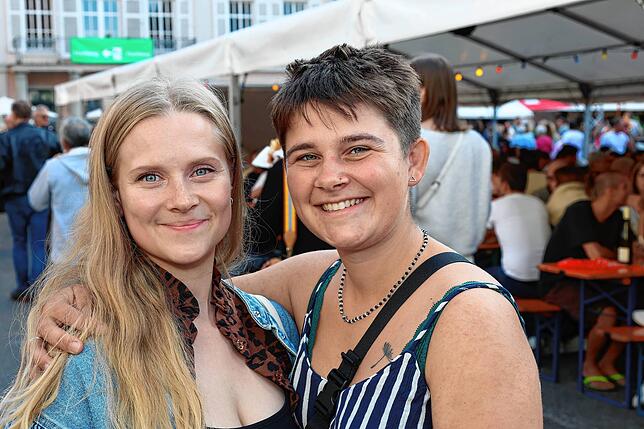 Bild 29: Volle Gläser und beste Stimmung: So ging’s beim Konstanzer Weinfest 2025 weiter