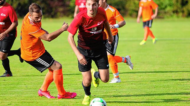 Dominik Schuster überragte beim 4:0-Sieg des FC Bodman-Ludwigshafen mit drei Treffern