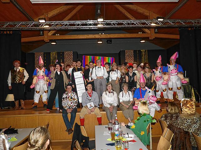 Bild 1: So originell und abwechslungsreich war der Bürgerball in Ahausen