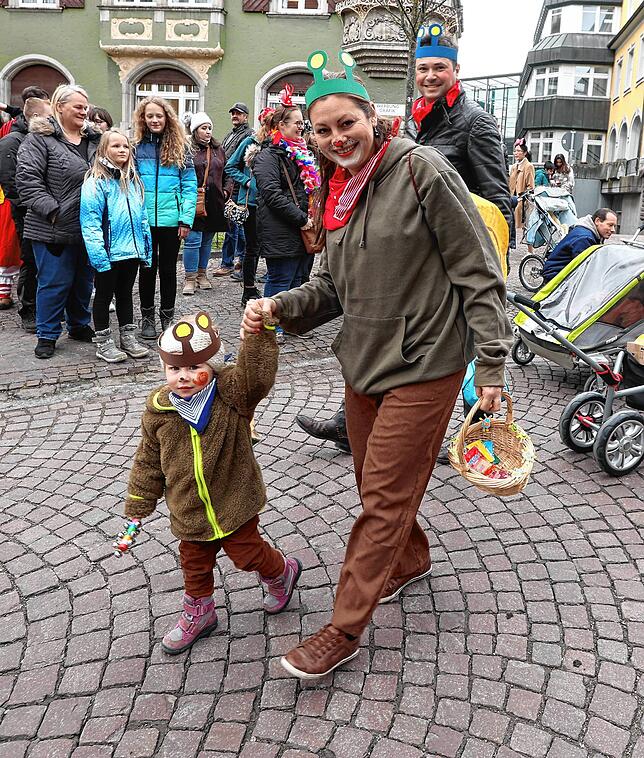 Bild 15: Hunderte Nachwuchsnarren starten beim Donaueschinger Kinderumzug