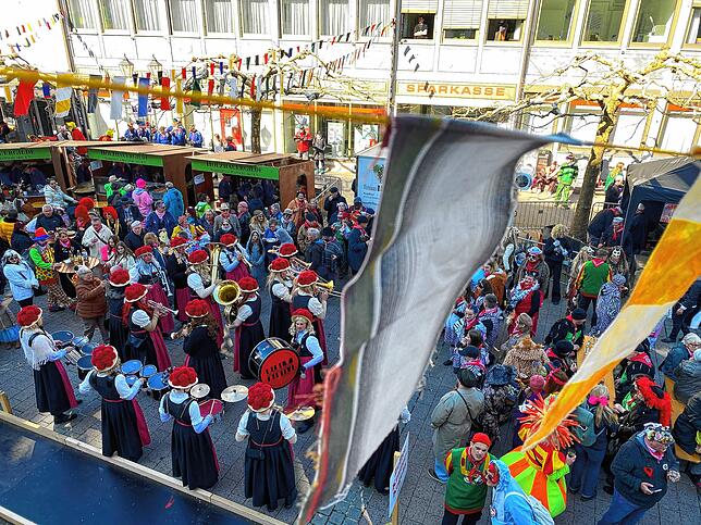 Beim Jahrmarkt in Radolfzell geht es am Rosenmontag närrisch zu.