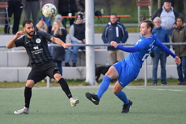 Bild 2: FC Hochrhein düpiert den TuS Efringen-Kirchen mit einem 3:1-Sieg im Rebland &ndash; und wir haben Bilder!