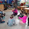 Die Mädchengruppe des Selbstbehauptungskurses wurde von Kursleiterin Bianka Neußen und deren drei Therapiehunde betreut. Im Kurs konnten ...
