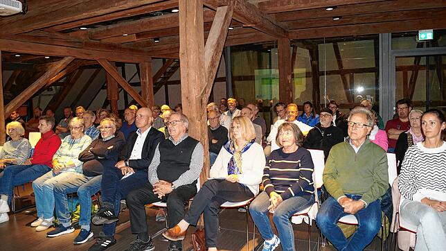 Die erste Informationsveranstaltung rund um das Projekt Seewärme Meersburg im Vineum stieß auf große Resonanz.