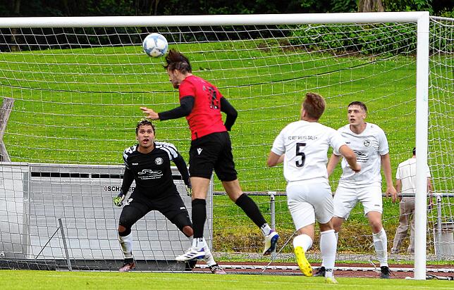 Bild 1: 1:1 im Aufstiegsduell zwischen FC RW Salem II und dem TV Konstanz. Wir waren mit der Kamera dabei!