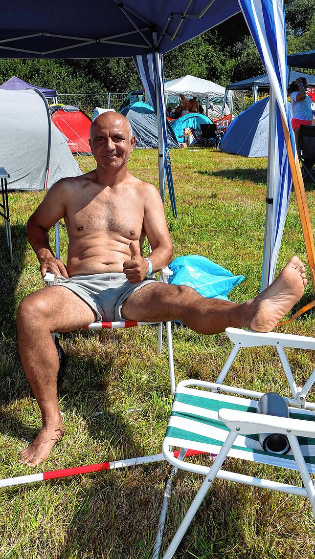 Bild 10: So sieht Vorfreude auf das Seenachtfest aus! Auf dem Konstanzer Flugplatz wird wieder gecampt