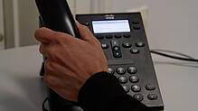 Für seinen Botengang nach einem Telefonbetrug (Symbolbild) wurde ein 40-Jähriger zu zwei Jahren Haft auf Bewährung verurteilt.