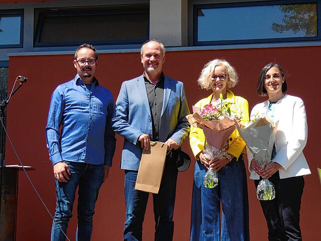 Michael Kempf als Vorsitzender des Gewerbevereins, Bürgermeister Stefan Kaiser, Schulrektorin Stefanie Netzhammer und Lucia Leal in ...