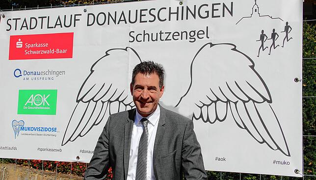 Welche Rolle spielt Erik Pauly? Donaueschingens Oberbürgermeister (CDU) moderiert die Gemeinderatssitzung in Donaueschingen zum zum ...