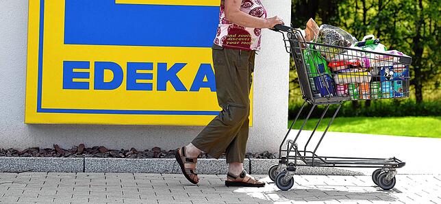 Die Edeka-Märkte an Bodensee und Hochrhein stellen sich mit verlängerten Öffnungszeiten und Sicherheitspersonal auf den Kundenandrang am ...