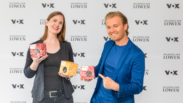 Damals gewann die Gründerin die Unterstützung von Ex-Weltmeister Nico Rosberg, der sie bis heute in Sachen Marketing berät.
