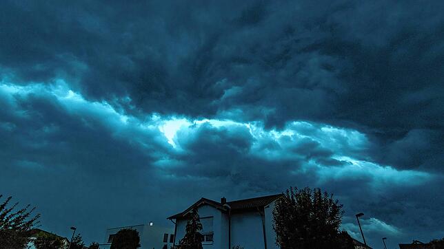 Im Laufe des Donnerstags sollen laut DWD heftige Gewitter über Baden-Württemberg ziehen.