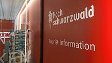 Eine ansprechende touristische Infrastruktur zu erhalten, ist teuer, hier die Tourist-Information in St. Blasien. Bild: Sebastian Barthmes
