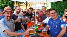 In guter Stimmung beim Sauldorfer Gassenfest: Das Foto zeigt (von links) Frank Brütsch, Maximilian Gabele, Famian Täuber, Dominik Fecht, ...